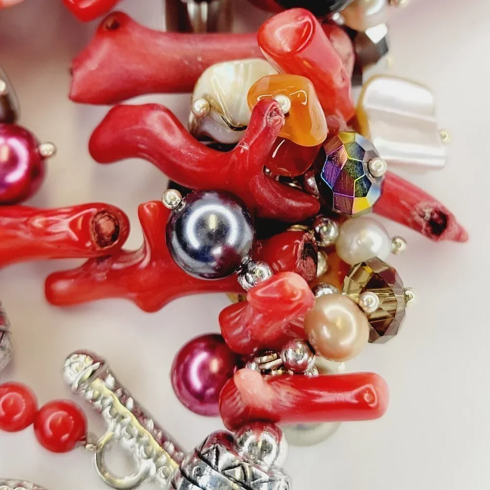 Red Coral Beads Bracelet with Pearls and multicolored Round Beads - Picture 7 of 11